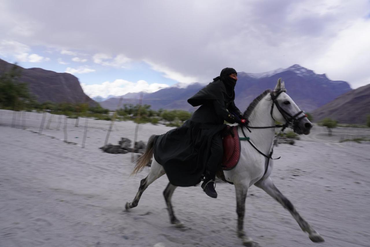 Hotel Mountain Lodge Skardu Eksteriør billede