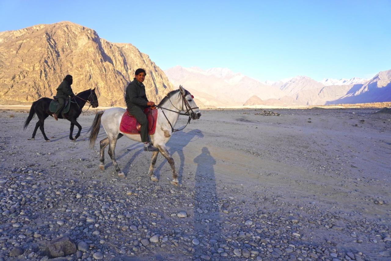 Hotel Mountain Lodge Skardu Eksteriør billede