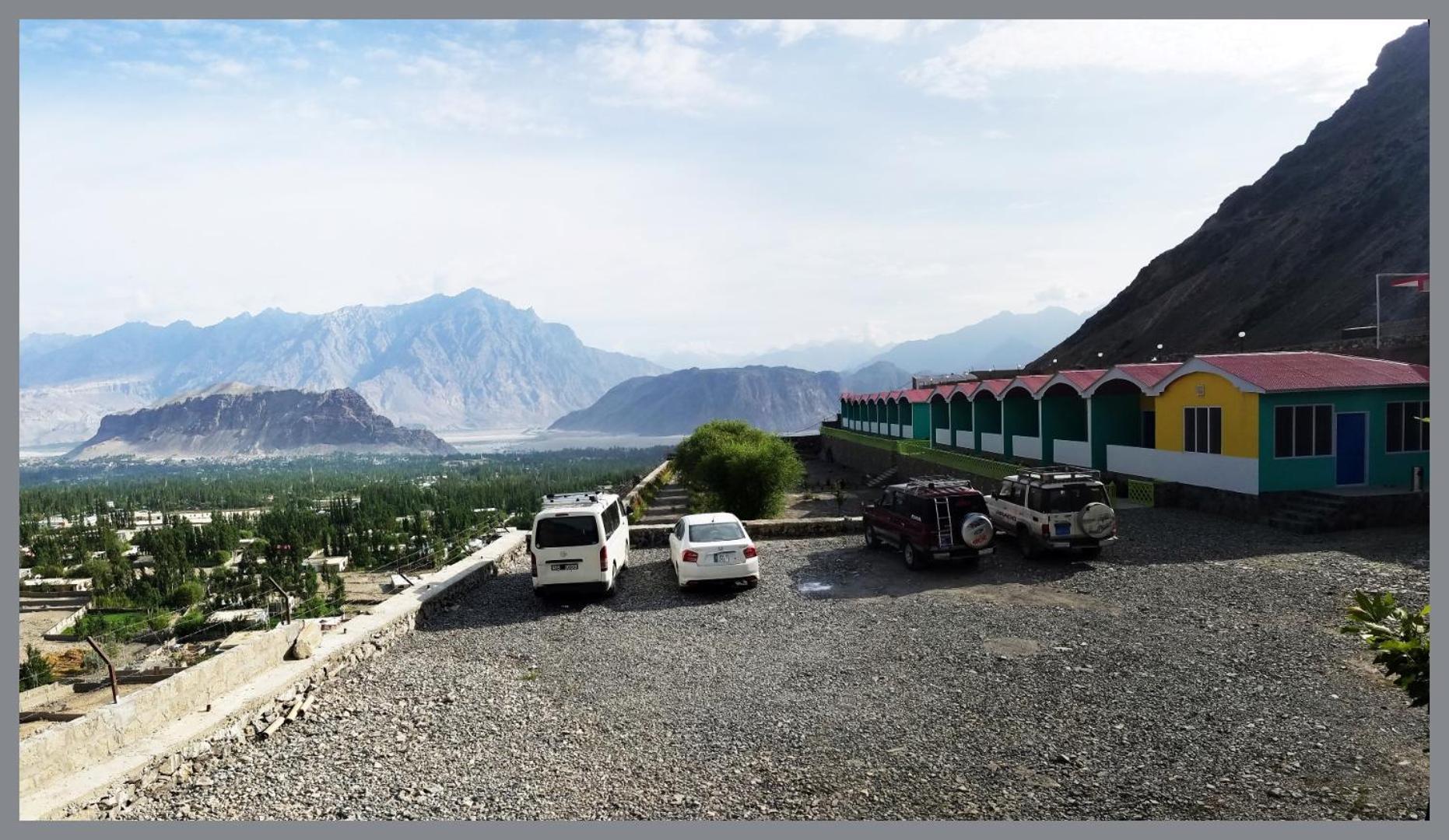 Hotel Mountain Lodge Skardu Eksteriør billede